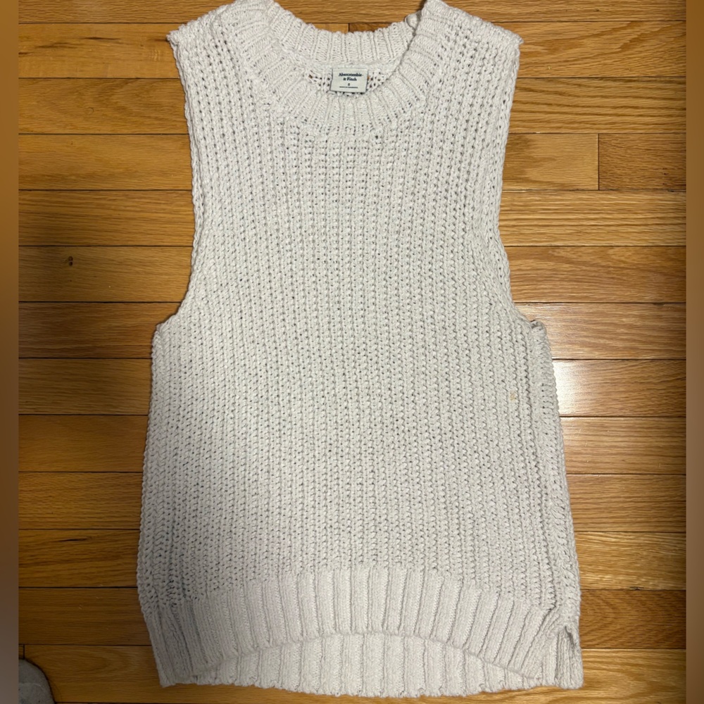 Abercrombie & Fitch Cream Sleeveless Knit Sweater Vest